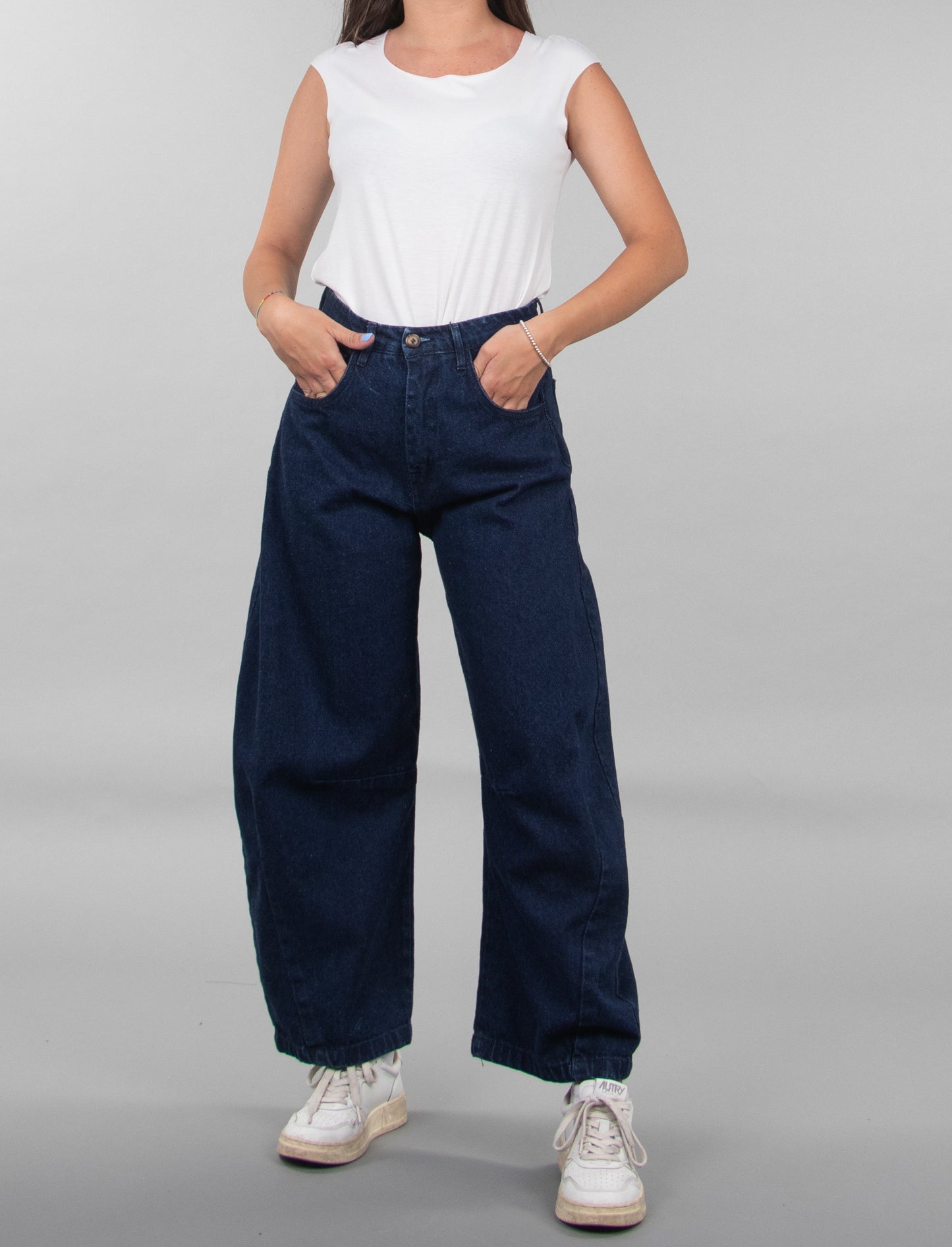 Wide Carrot Fit Jeans