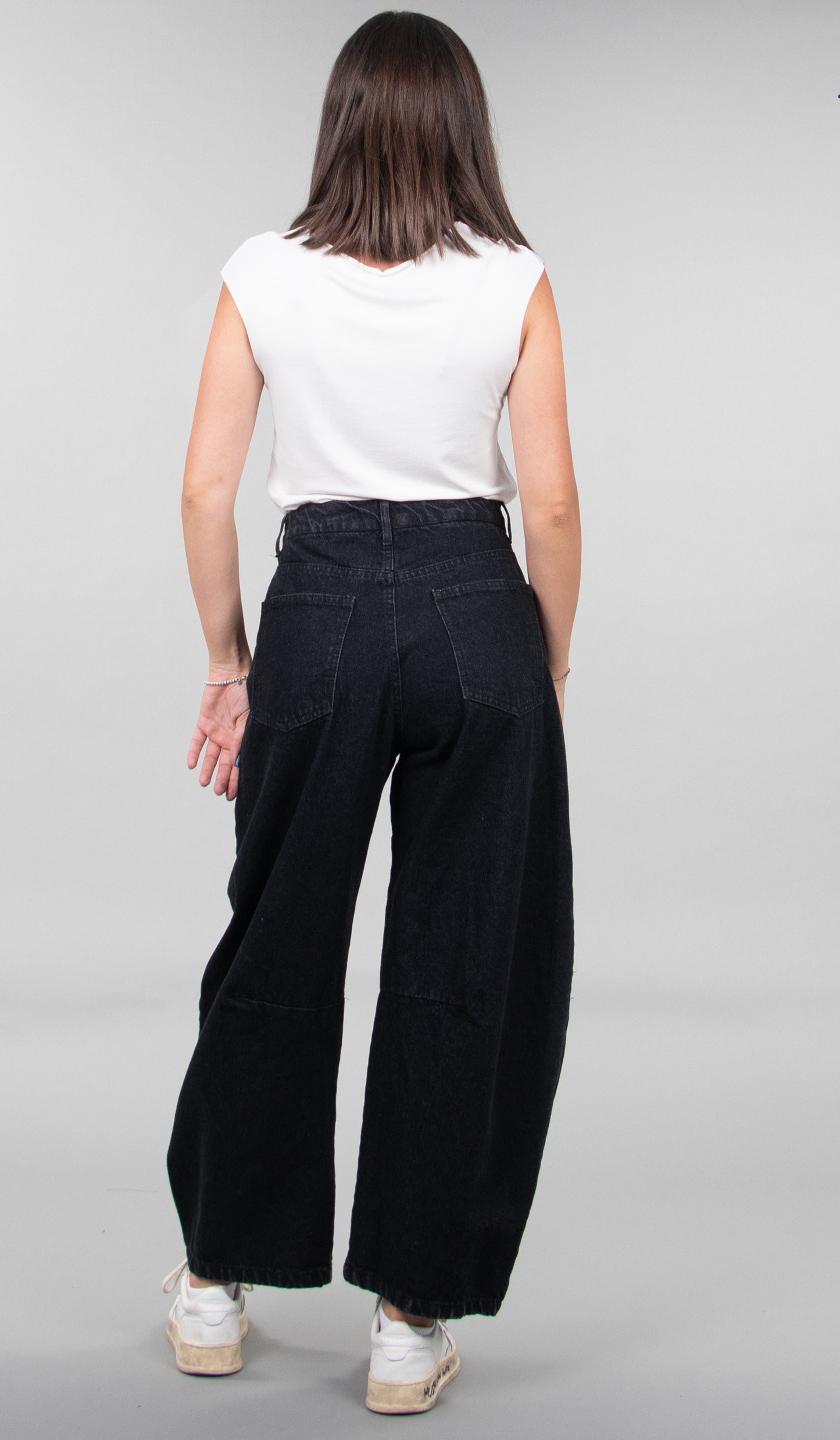 Wide Carrot Fit Jeans