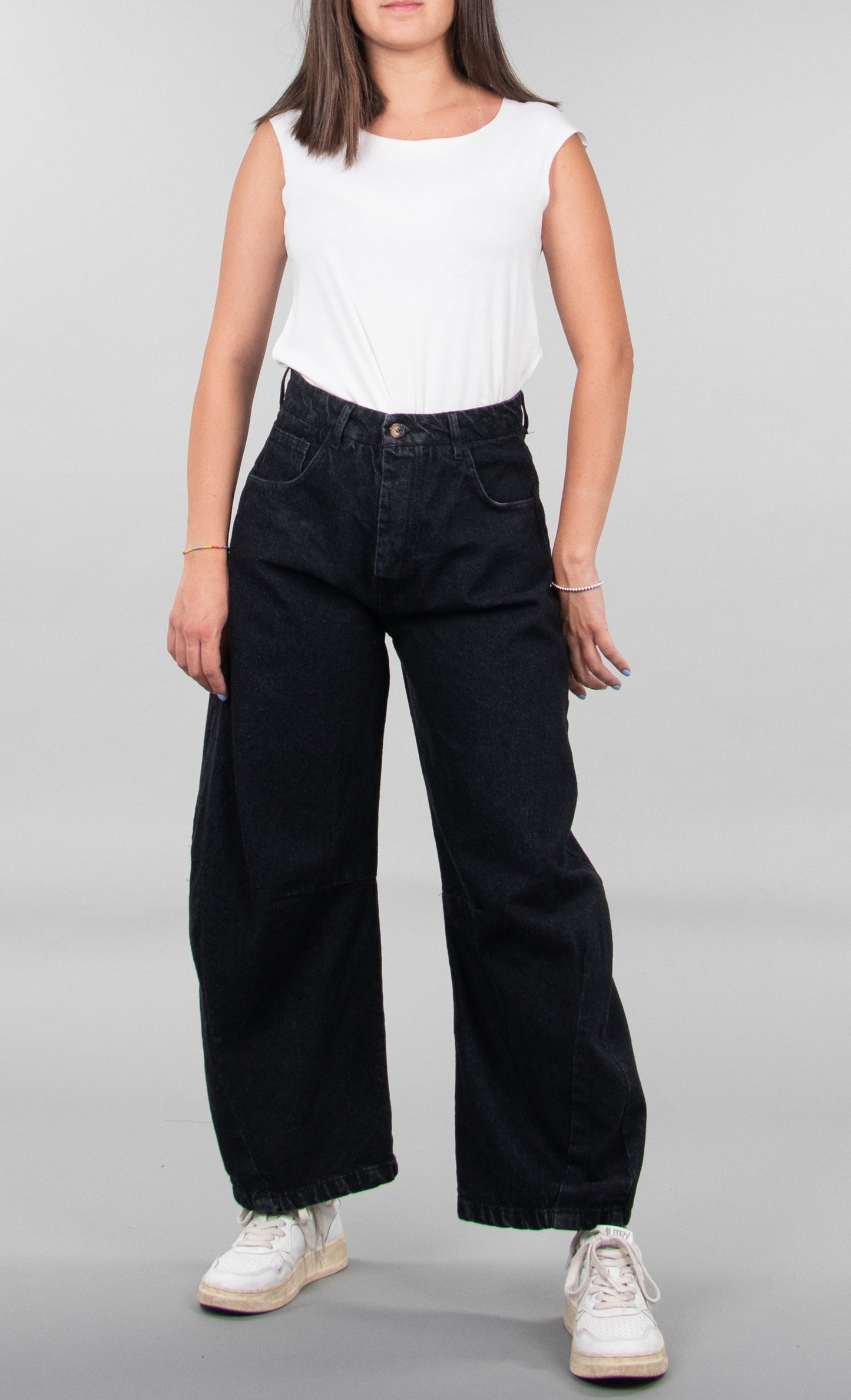 Wide Carrot Fit Jeans