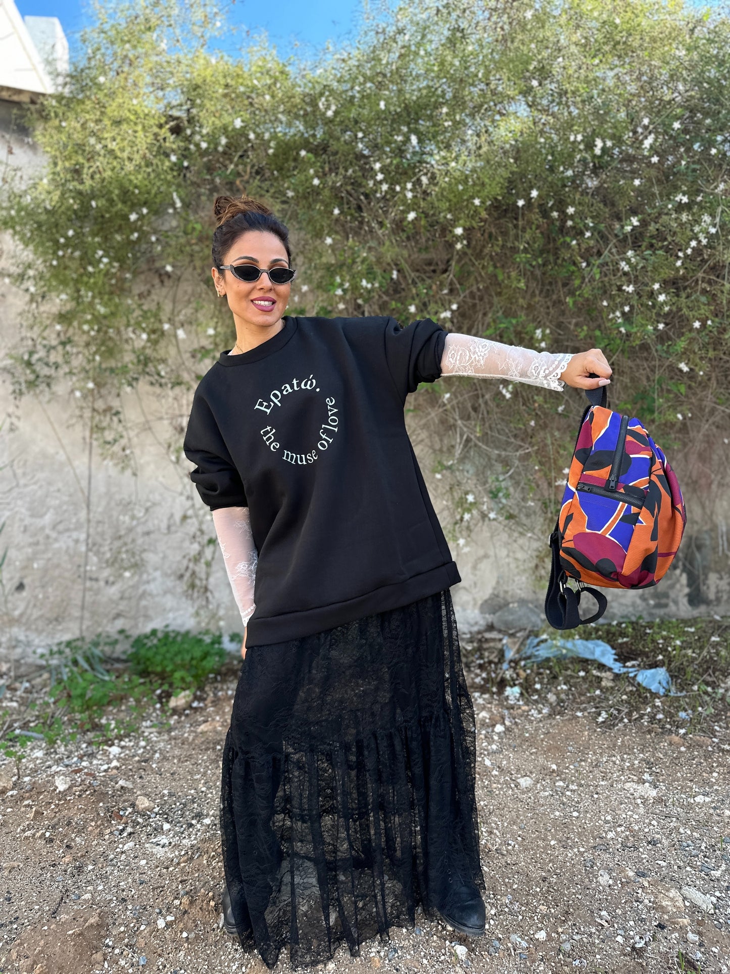 Black Oversized Sweatshirt “ERATO”