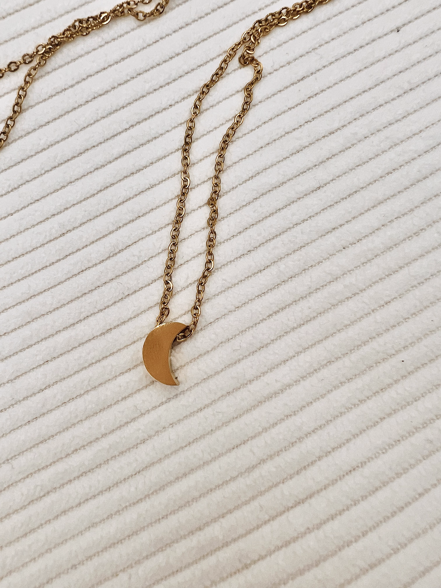 Moon Necklace - Kuu Concept Store